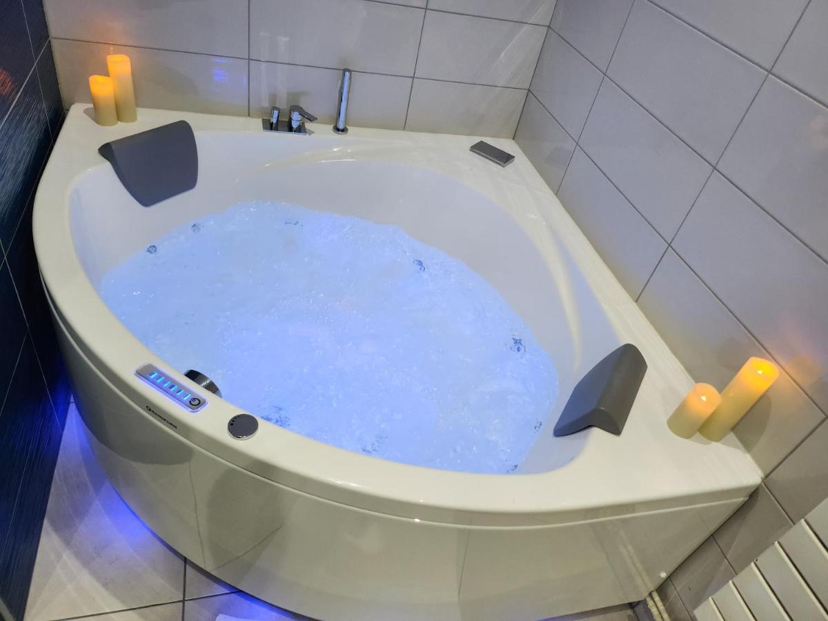Colmarappart Vauban Avec Spa Eksteriør bilde